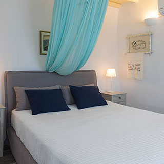 The bedroom of Rose home in Sifnos